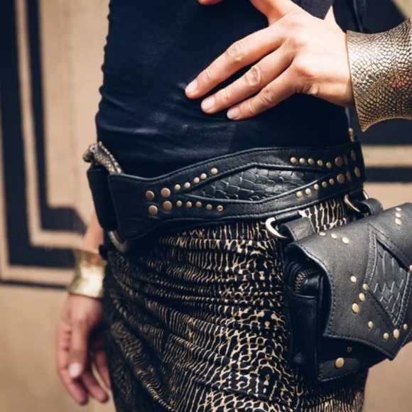 Leather Dragon Dreaming Pocket Belt ๐ - Picture 3 of 7